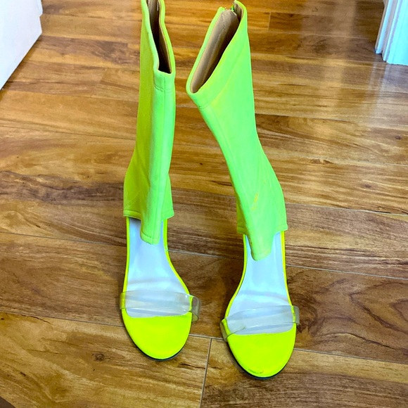 Heels - Picture 3 of 4